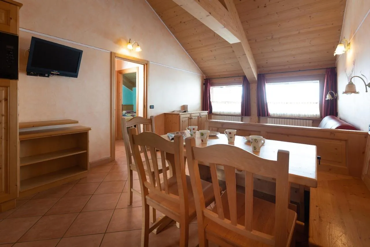 La Grolla Rooms & Apartments Livigno 0*,
