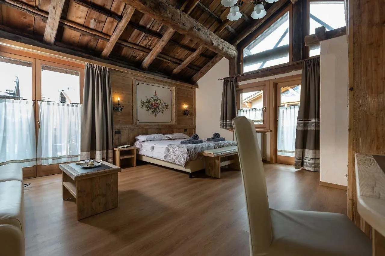 La Grolla Rooms & Apartments Livigno 0*,